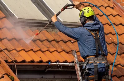 Démoussage et hydrofuge de toiture à Castillon